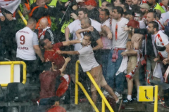 土耳其和格魯吉亞球迷在球場發生鬥毆 多特蒙德球場下起暴雨